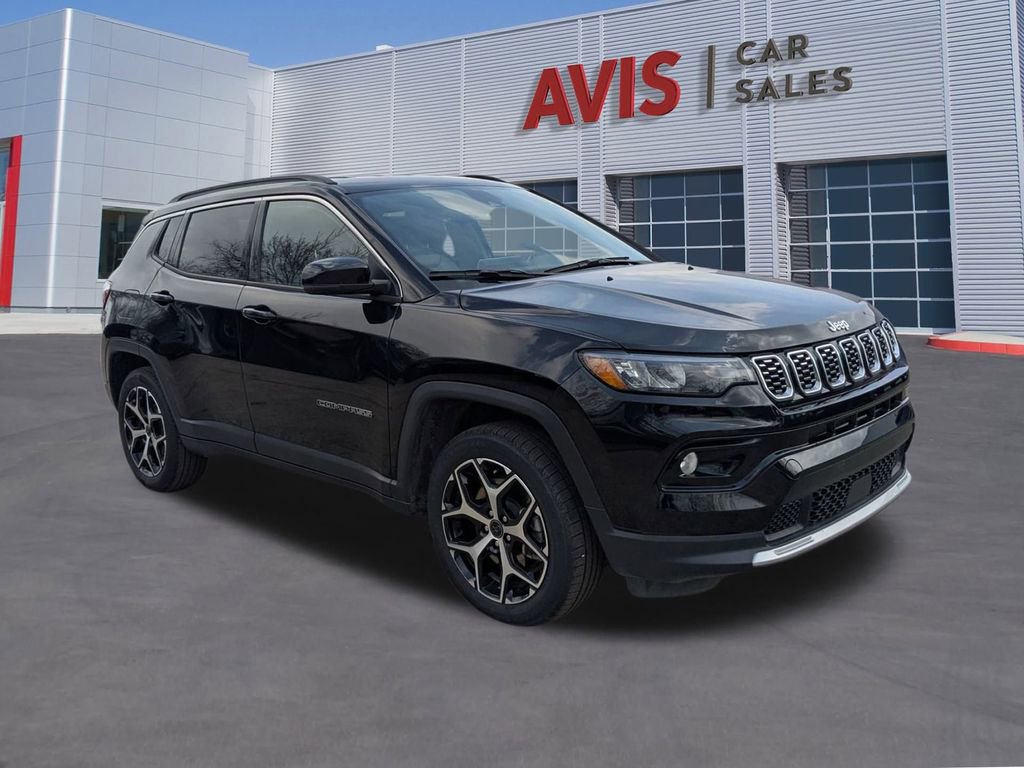 Used 2025 Jeep Compass Limited image 3