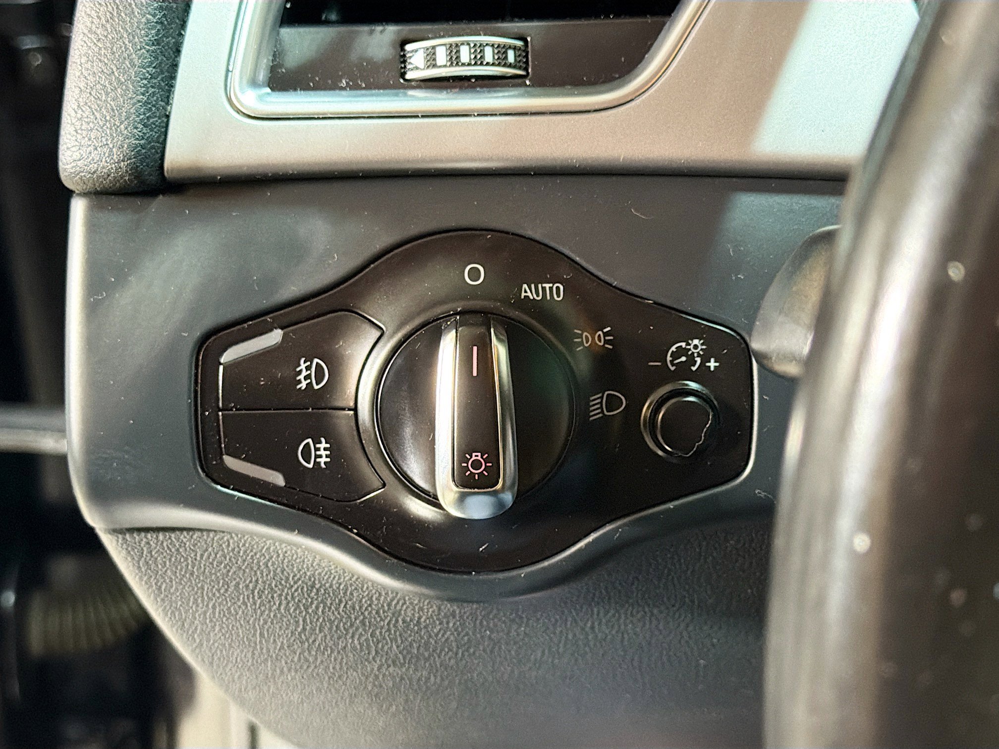 Used 2014 Audi A4 2.0T Premium Plus w/ Premium Plus Package image 16