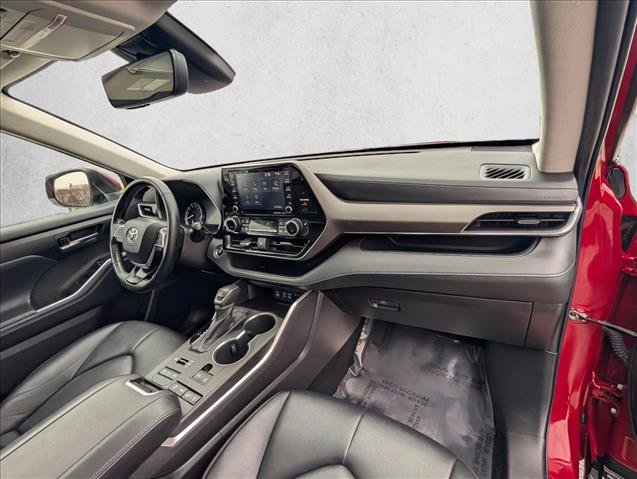 Used 2022 Toyota Highlander XLE image 23
