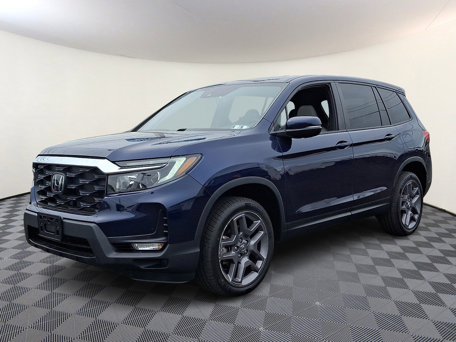 Used 2023 Honda Passport EX-L image 3