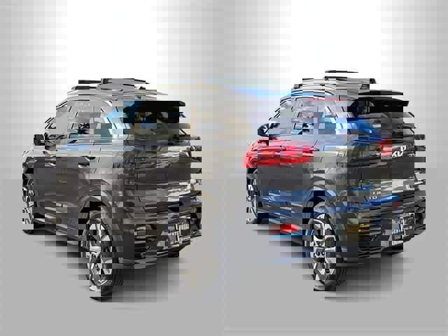 Used 2022 Kia Niro EX image 6