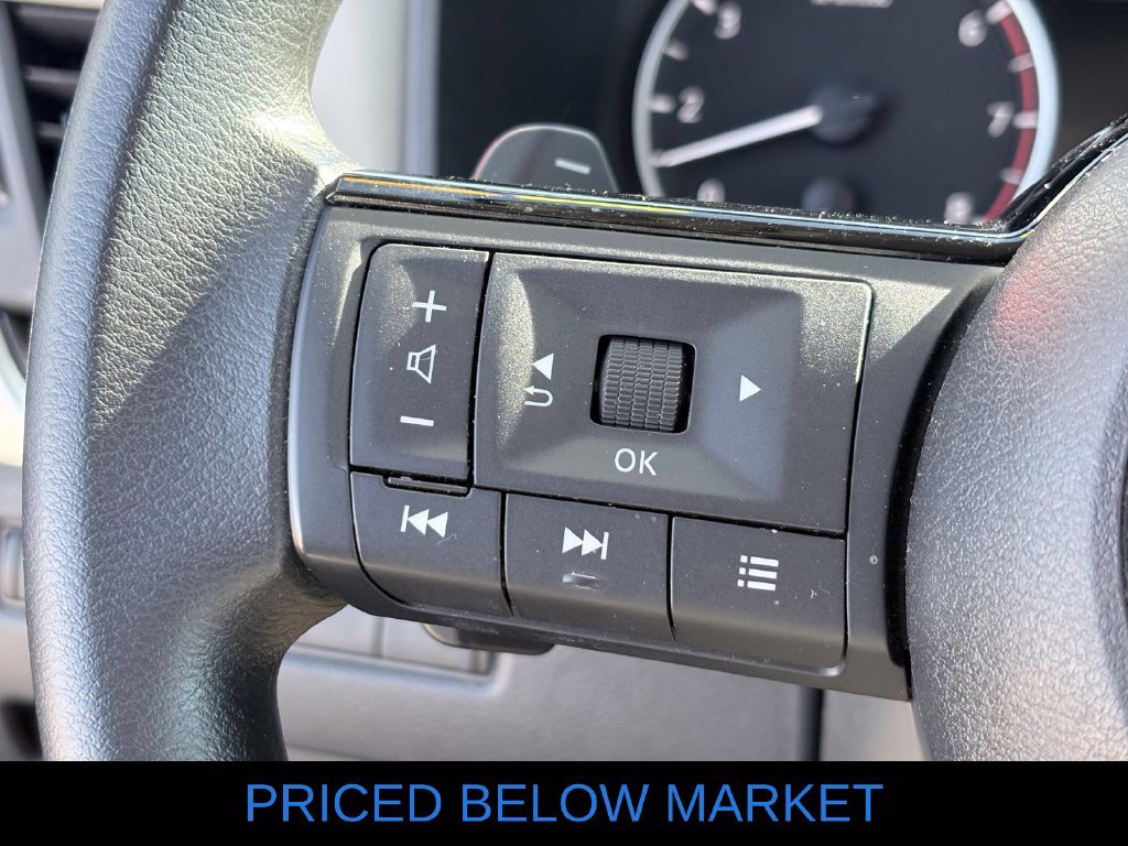 Used 2023 Nissan Rogue SV FWD image 13