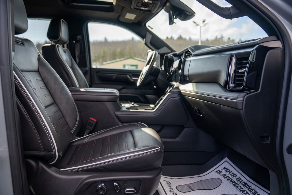 Used 2024 GMC Sierra 2500 AT4X image 14