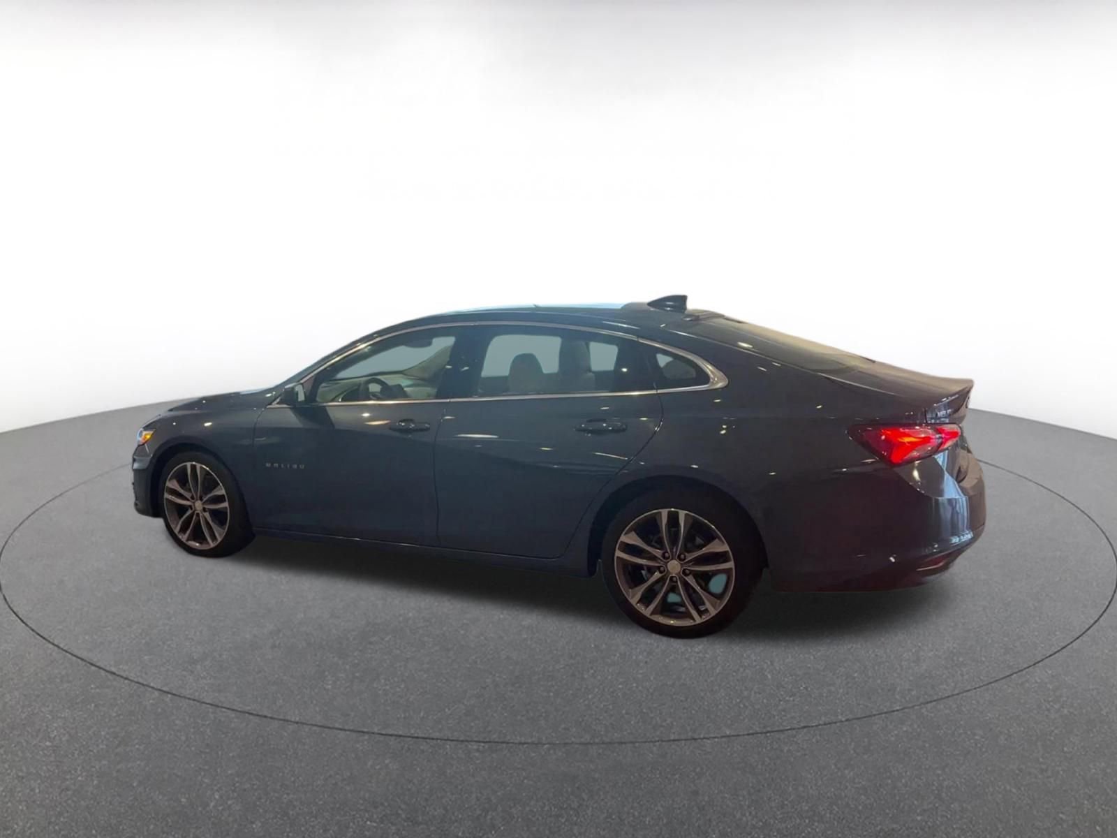 Used 2024 Chevrolet Malibu LT image 10