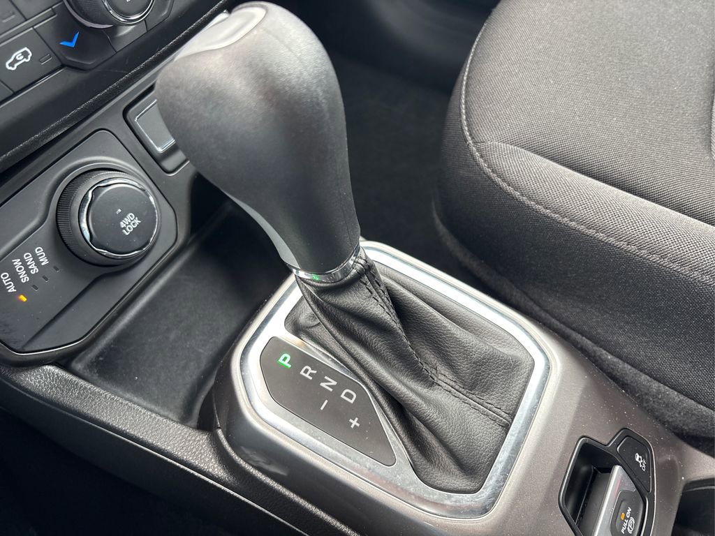 Used 2022 Jeep Renegade Latitude image 30