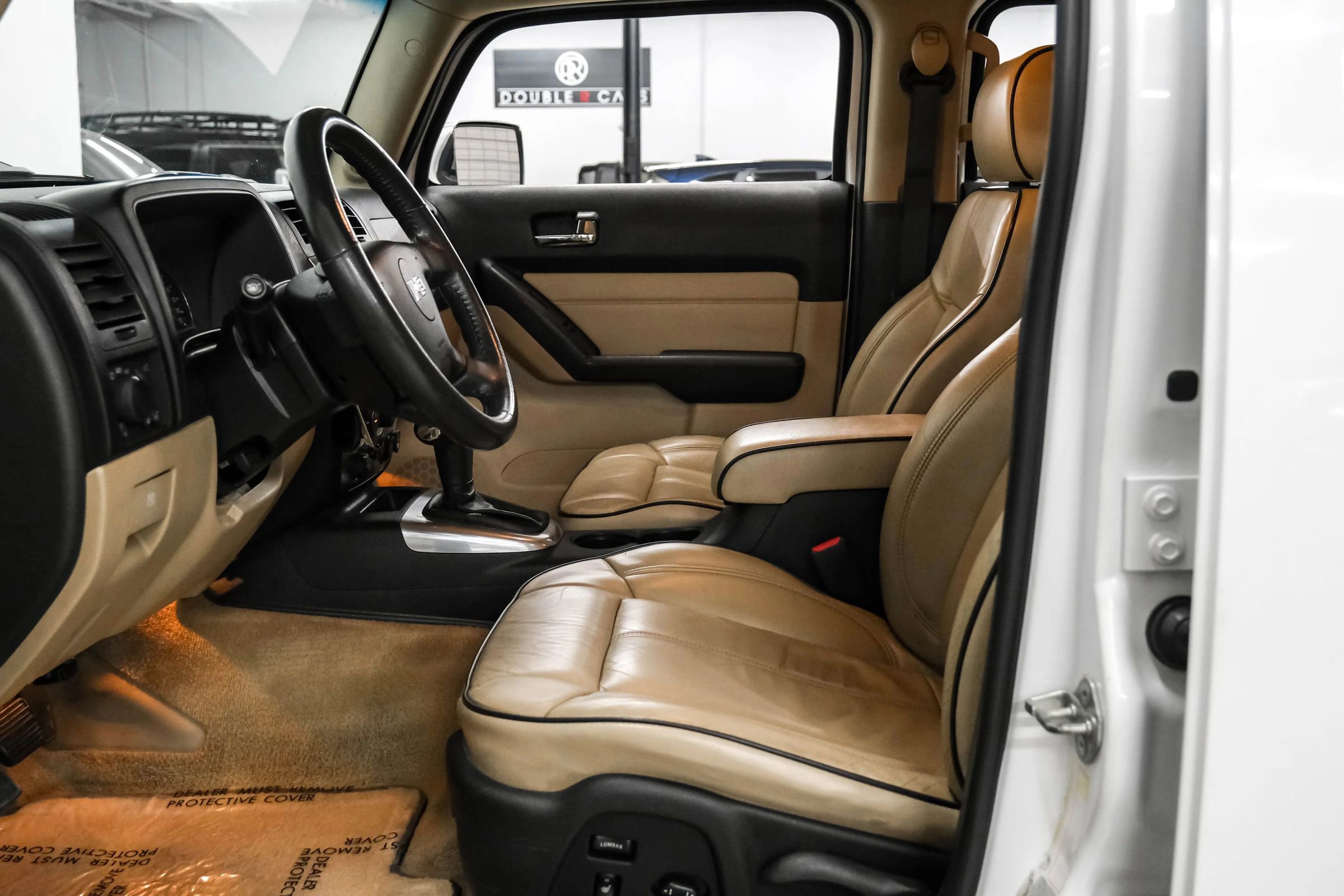 Used 2010 HUMMER H3 Luxury w/ Appearance Package AWD/4WD image 3