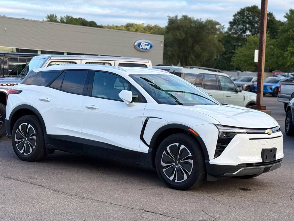 Used 2024 Chevrolet Blazer EV LT AWD/4WD image 27