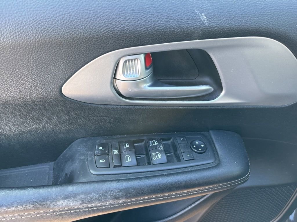 Used 2018 Chrysler Pacifica Touring Plus w/ S Appearance Package image 17