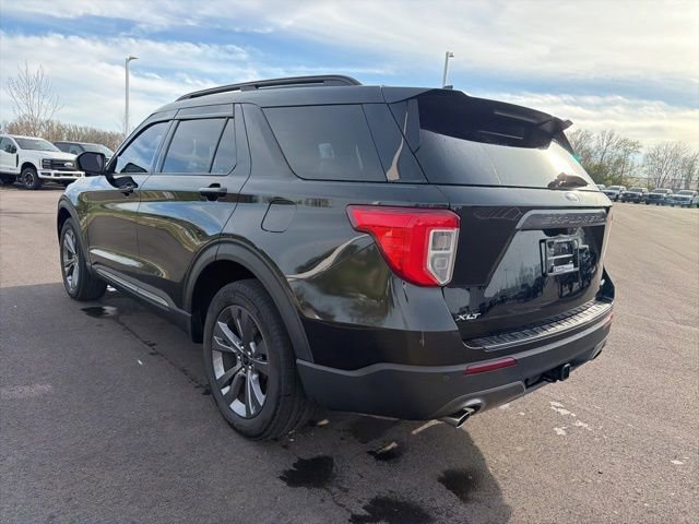Certified 2022 Ford Explorer XLT w/ Equipment Group 202A AWD/4WD image 16