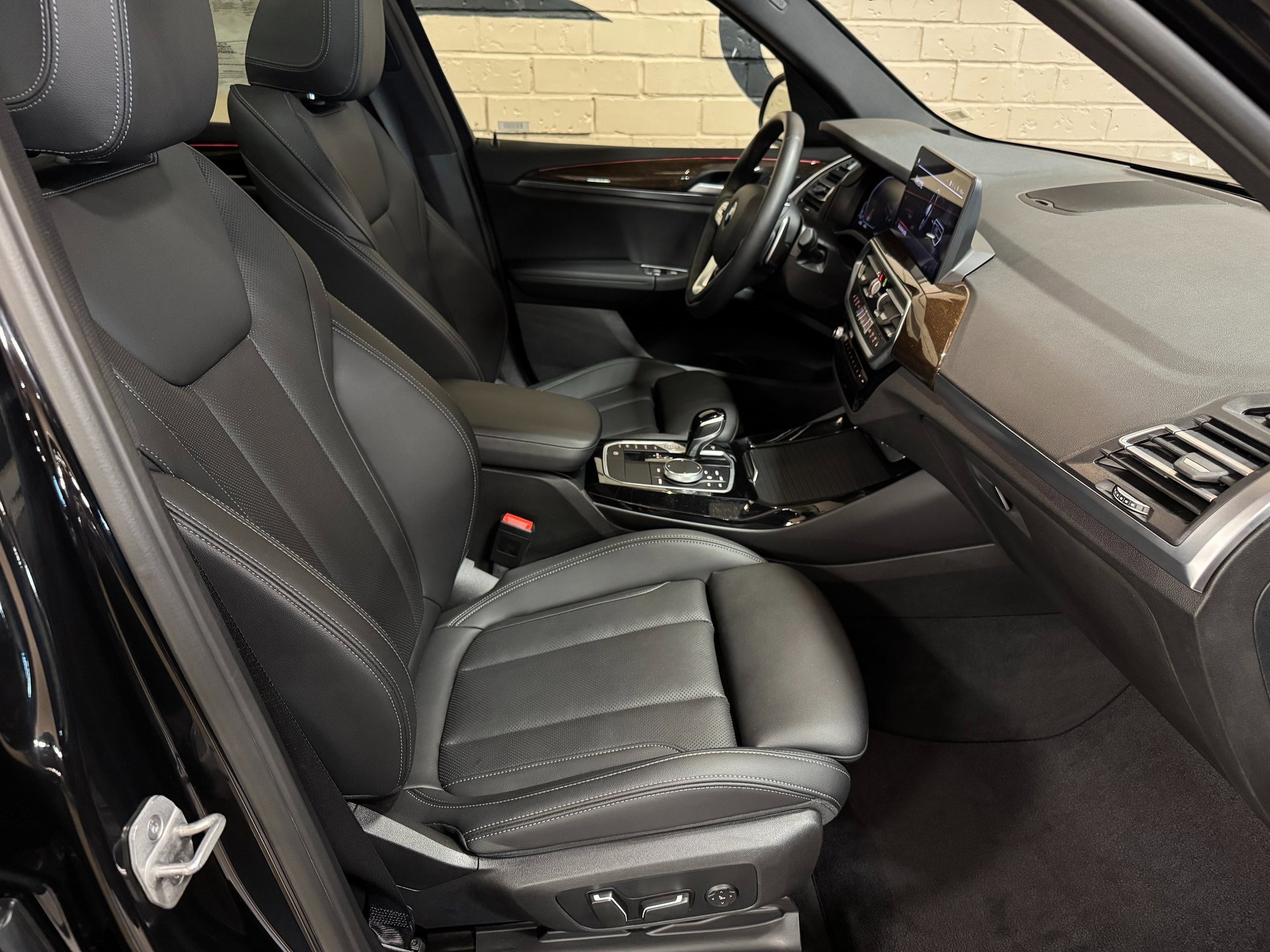 Used 2024 BMW X3 xDrive30i image 16