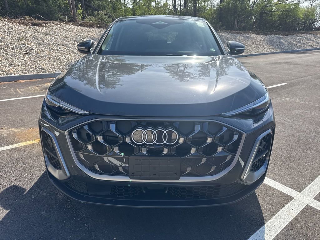 Used 2025 Audi Q5 Premium Plus w/ Premium Plus image 2