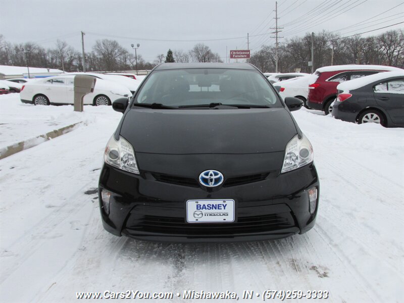 Used 2015 Toyota Prius Five FWD image 2