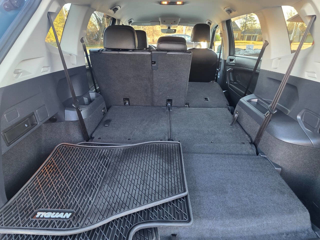 Used 2021 Volkswagen Tiguan SE 4dr SUV image 27