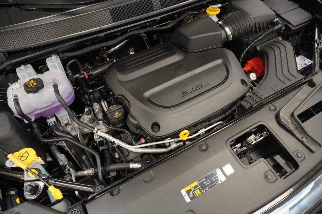 New 2027 Chrysler Pacifica Limited AWD/4WD image 36