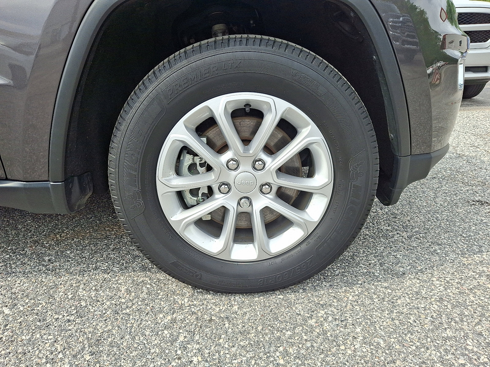 Used 2021 Jeep Grand Cherokee Laredo X image 10