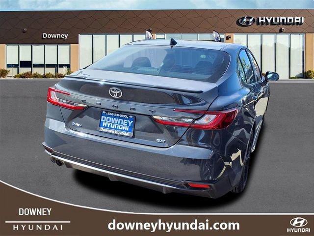 Used 2025 Toyota Camry SE image 4