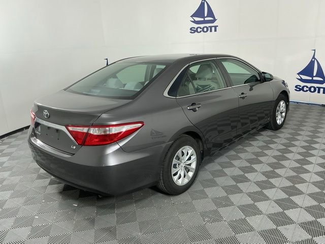 Used 2015 Toyota Camry LE FWD image 6