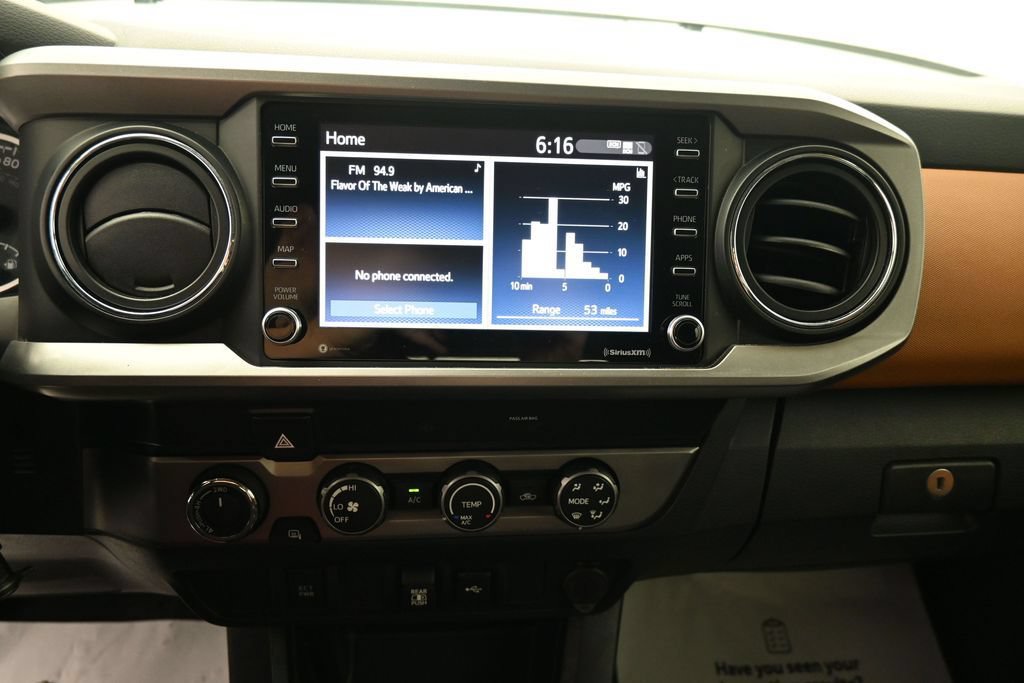 Used 2020 Toyota Tacoma SR5 AWD/4WD image 19