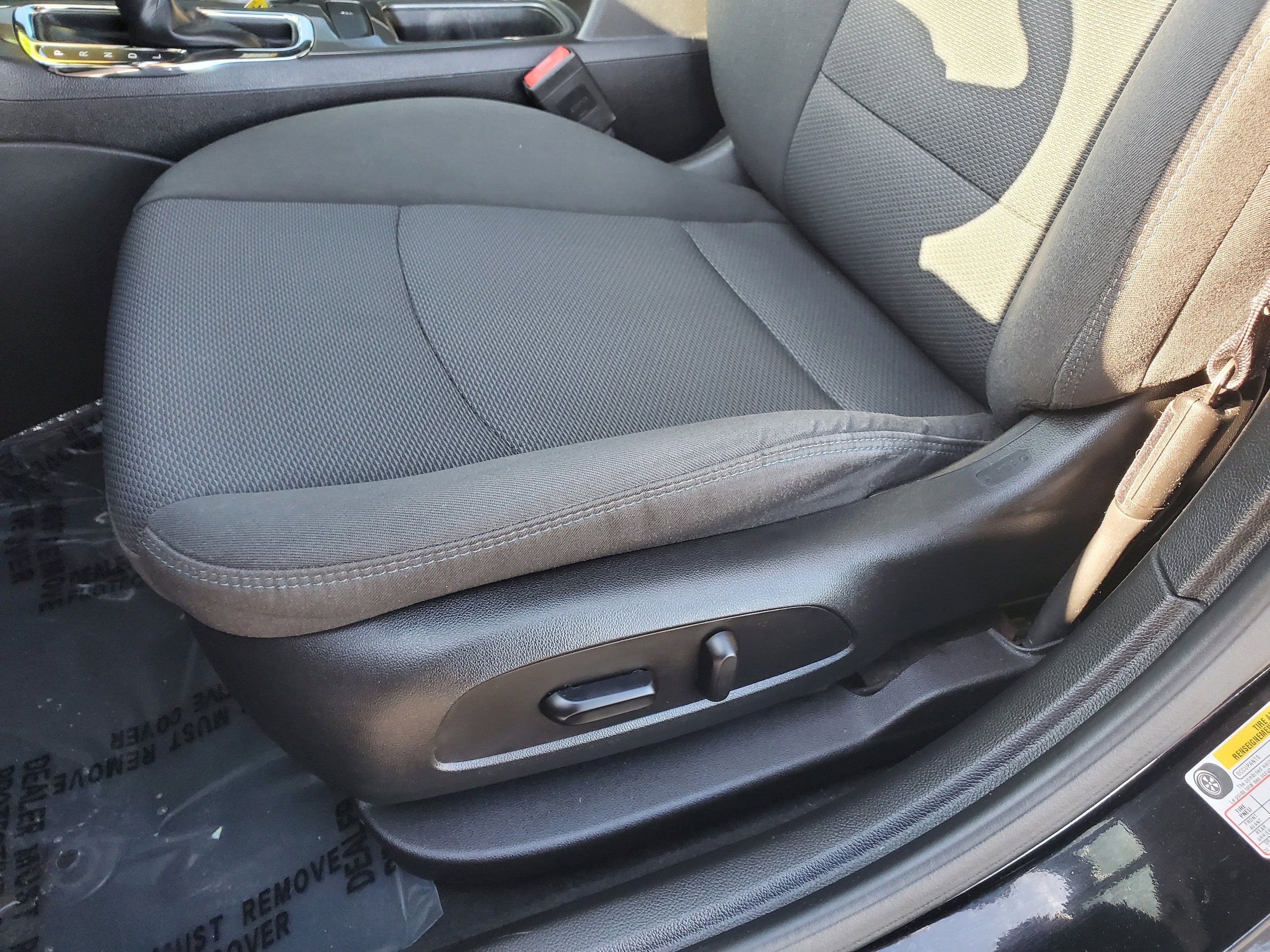 Used 2018 Chevrolet Cruze LT FWD image 12