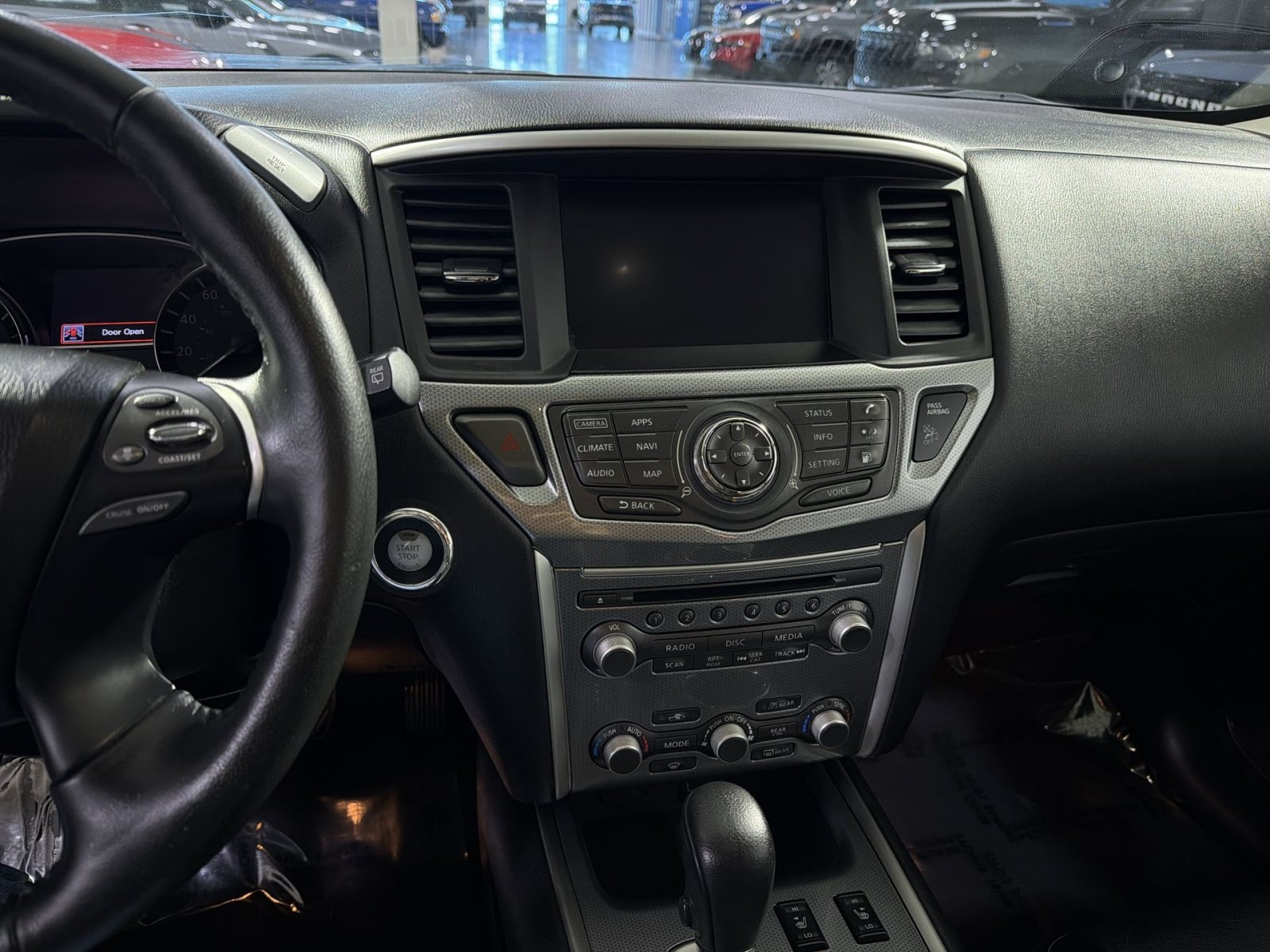 Used 2020 Nissan Pathfinder SL FWD image 19
