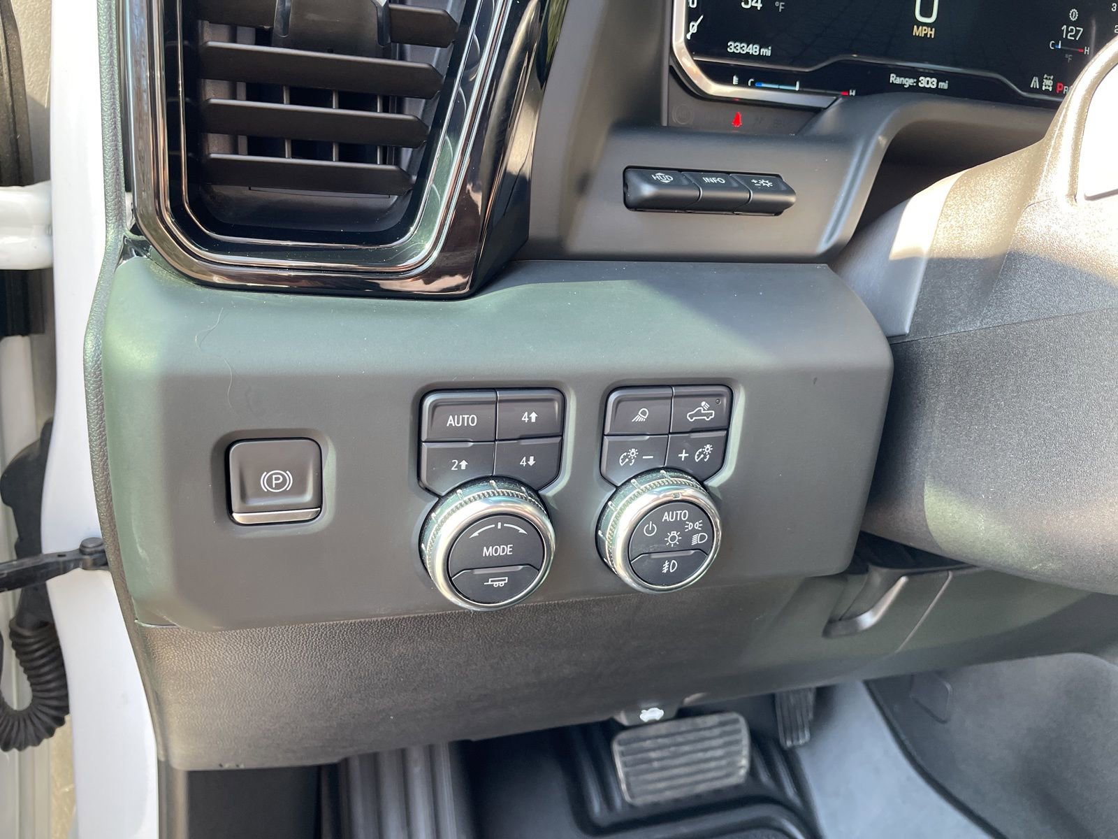 Used 2024 GMC Sierra 2500 AT4 w/ AT4 Premium Plus Package image 21