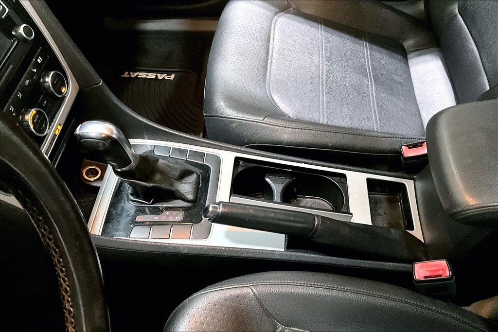 Used 2012 Volkswagen Passat 2.5 SE image 16