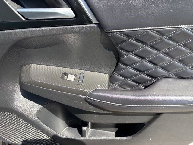 Used 2023 Mitsubishi Outlander SEL AWD/4WD image 43