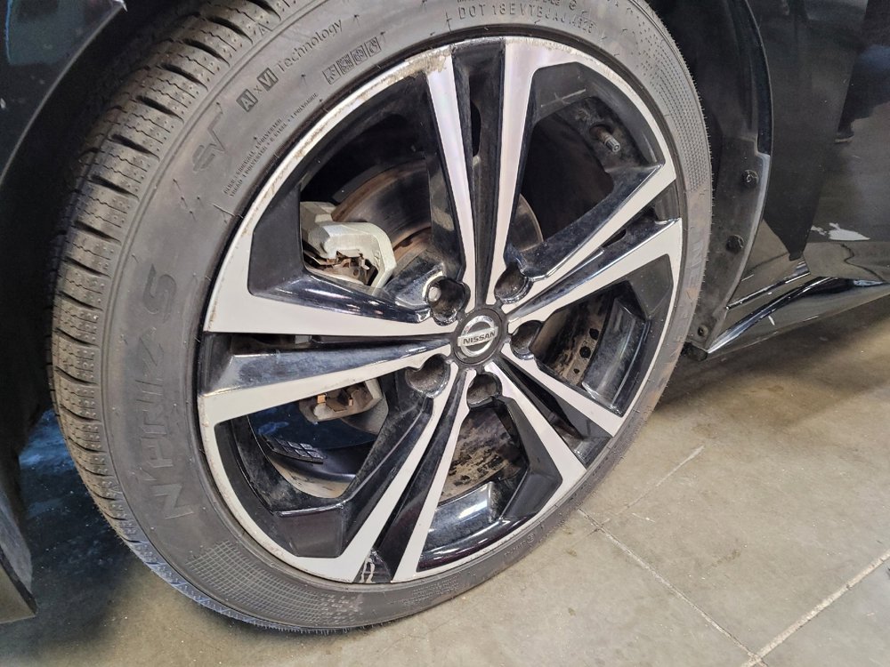 Used 2021 Nissan Sentra SR w/ SR Premium Package FWD image 31