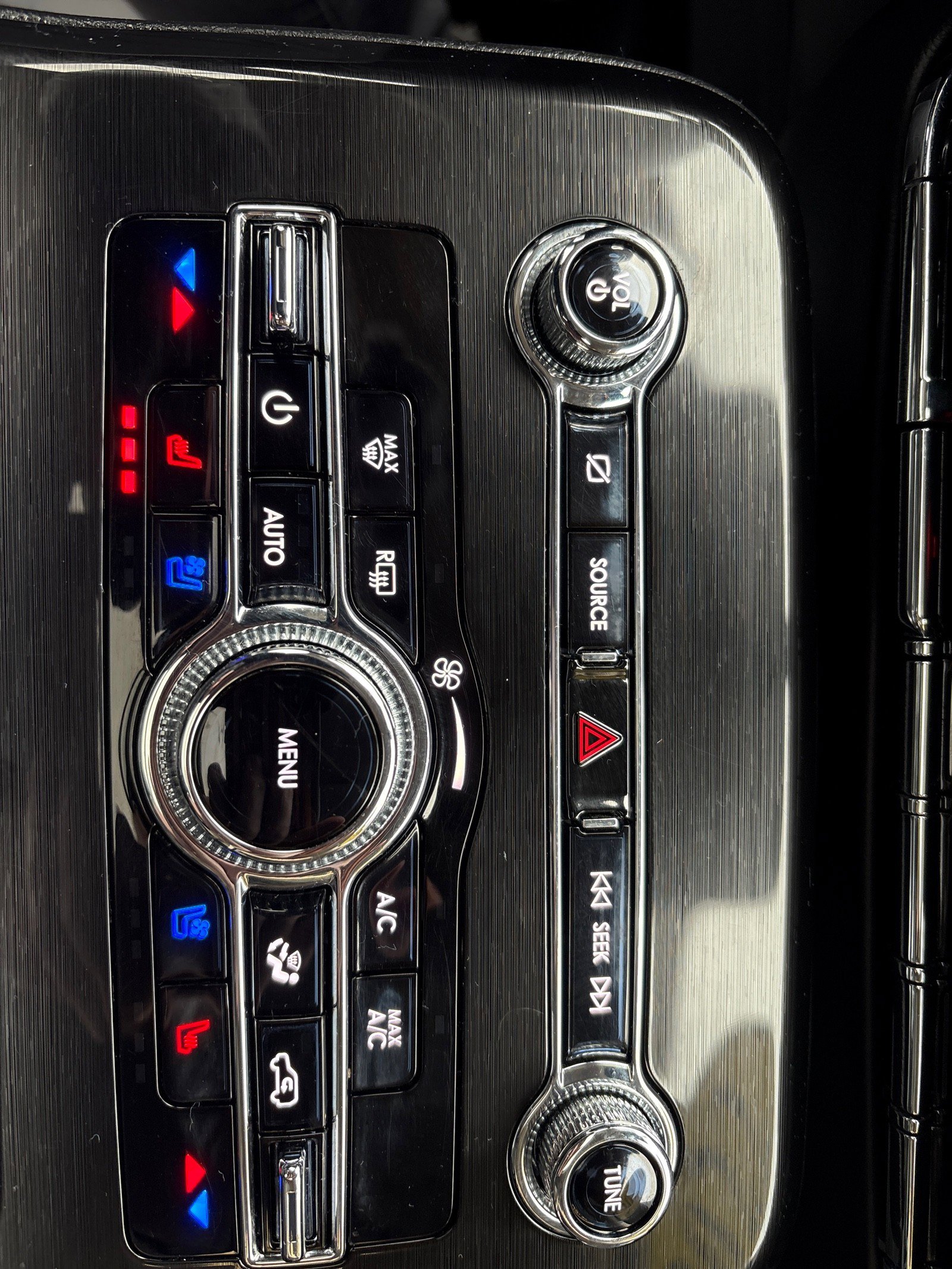 Used 2022 Lincoln Nautilus Reserve w/ Equipment Group 201A image 19