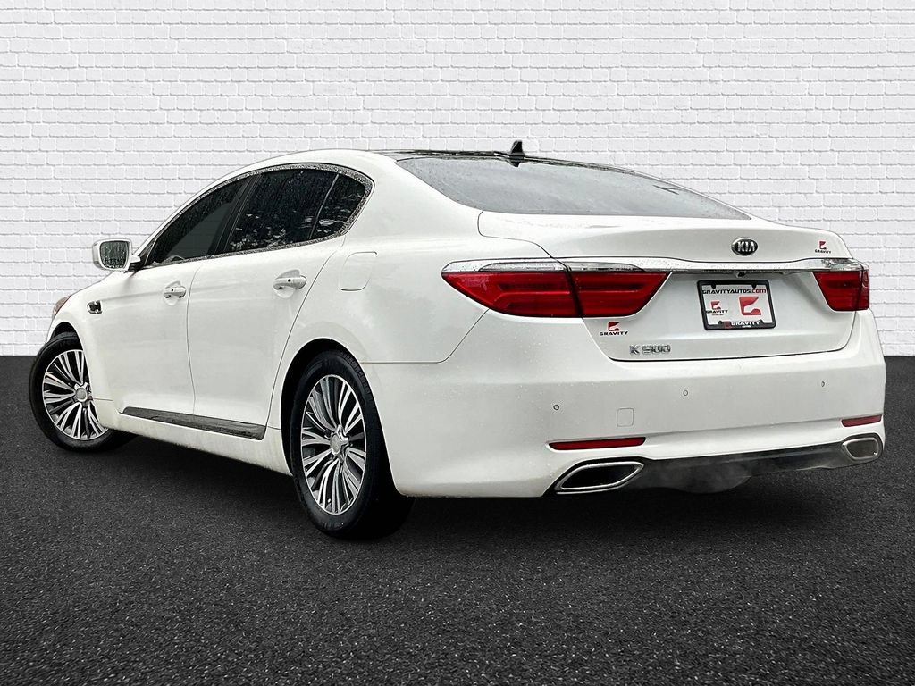 Used 2017 Kia K900 Luxury w/ VIP Package RWD image 3