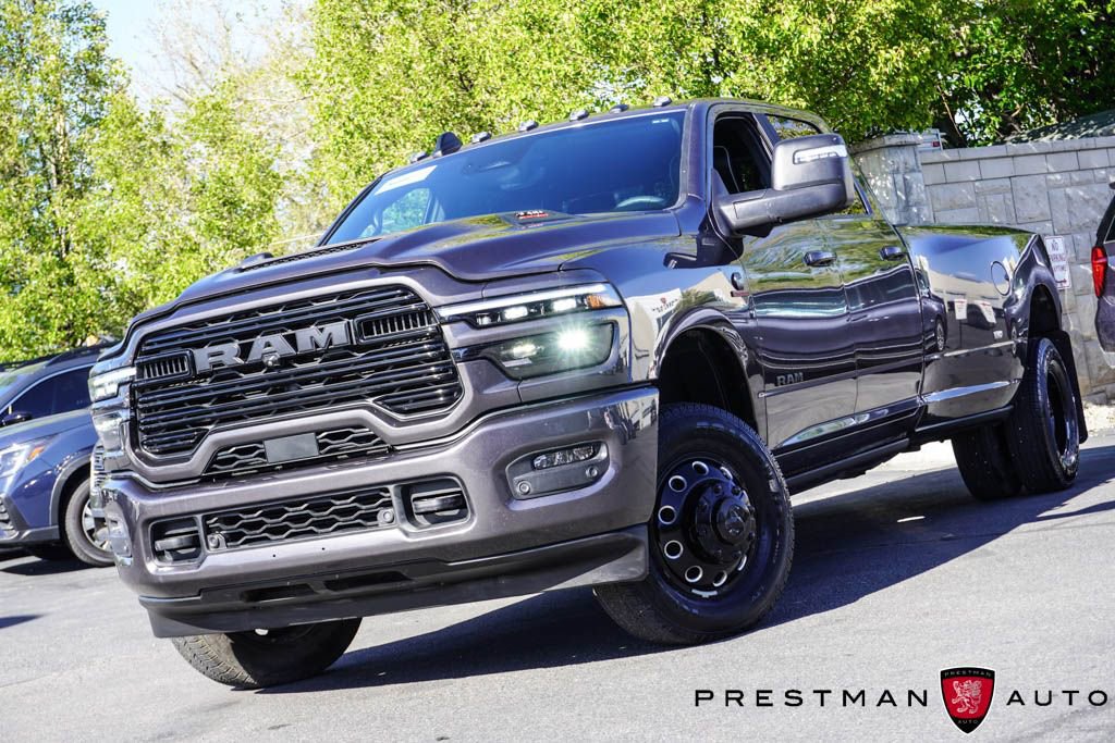 Used 2025 RAM 3500 Laramie AWD/4WD image 27
