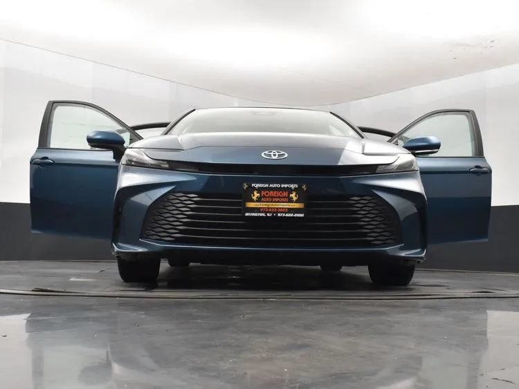Used 2025 Toyota Camry LE FWD image 8