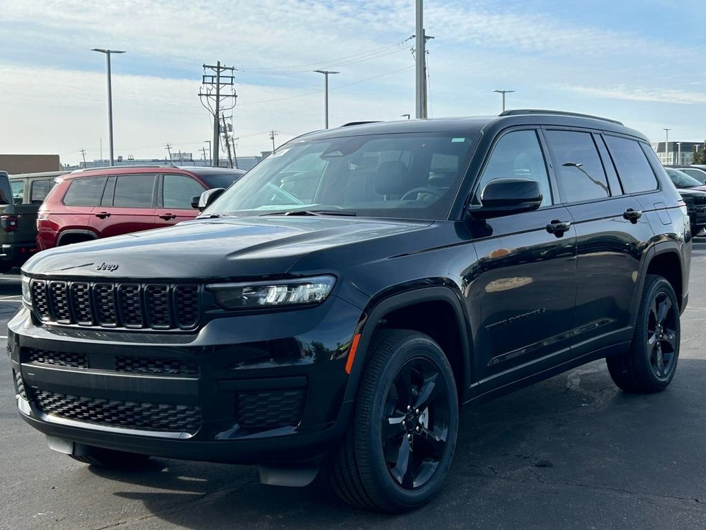 New 2025 Jeep Grand Cherokee L Altitude image 3