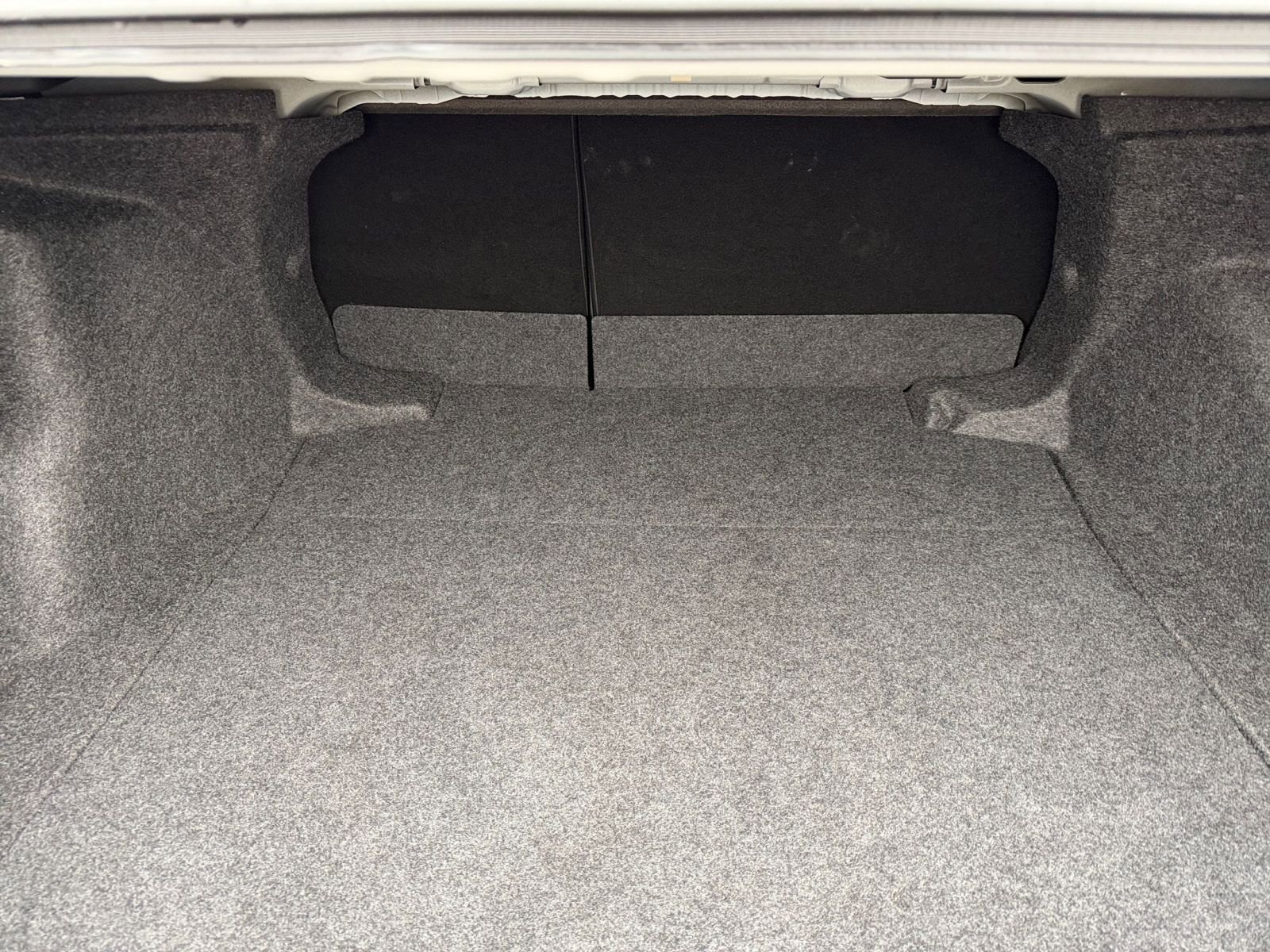 Used 2025 Toyota Corolla LE image 29