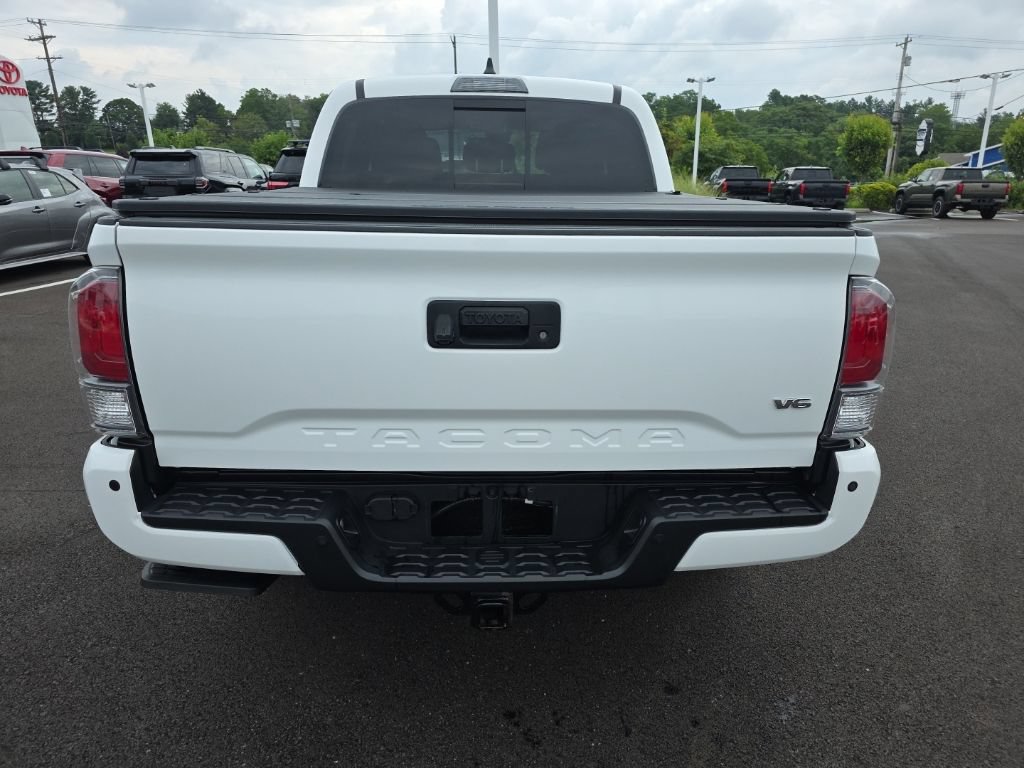 Used 2023 Toyota Tacoma TRD Off-Road w/ Technology Package AWD/4WD image 5