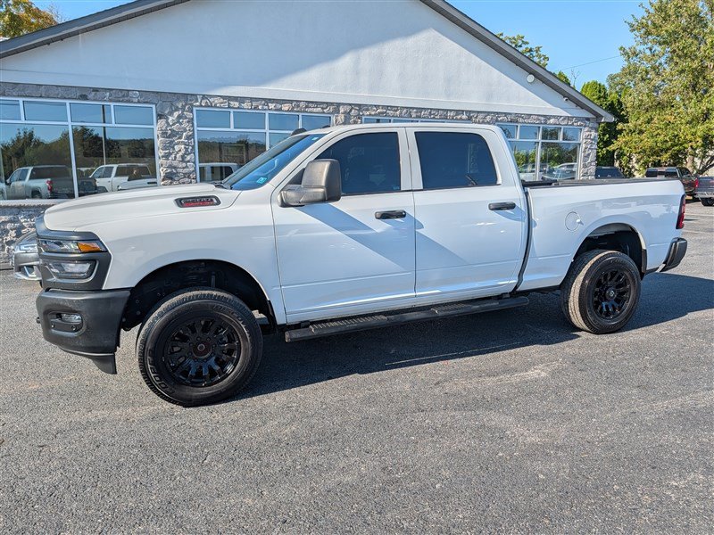 Used 2025 RAM 2500 Tradesman w/ Bed Convenience Group AWD/4WD image 3