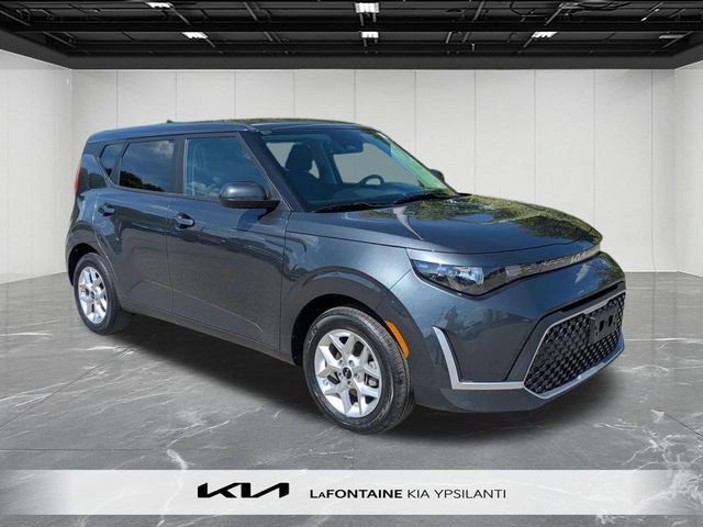 Used 2025 Kia Soul LX w/ LX Technology Package FWD image 7