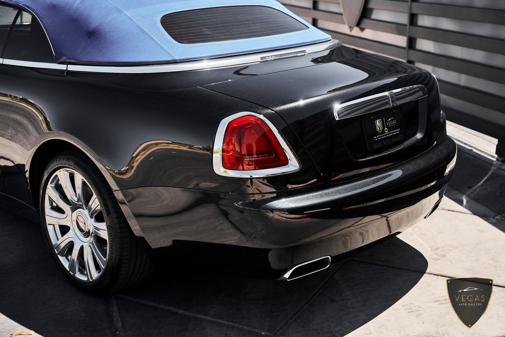Used 2019 Rolls-Royce Dawn RWD image 11