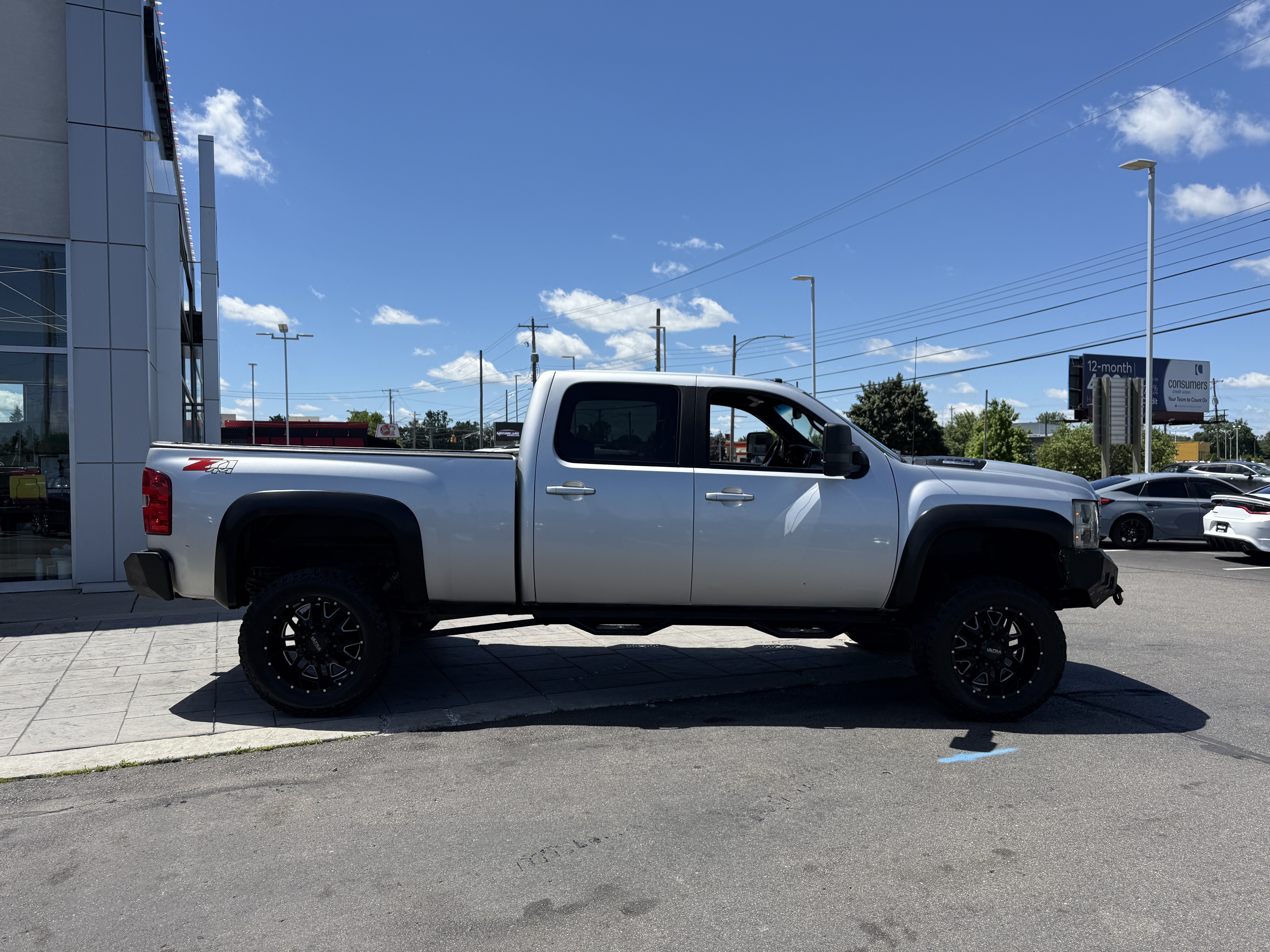 Used 2014 Chevrolet Silverado 2500 LT w/ Z71 Appearance Package AWD/4WD image 7