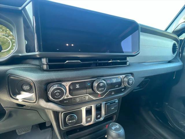 Certified 2025 Jeep Wrangler Sport AWD/4WD image 37