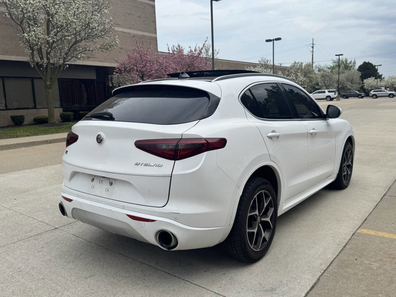 Used 2021 Alfa Romeo Stelvio Ti AWD/4WD image 6