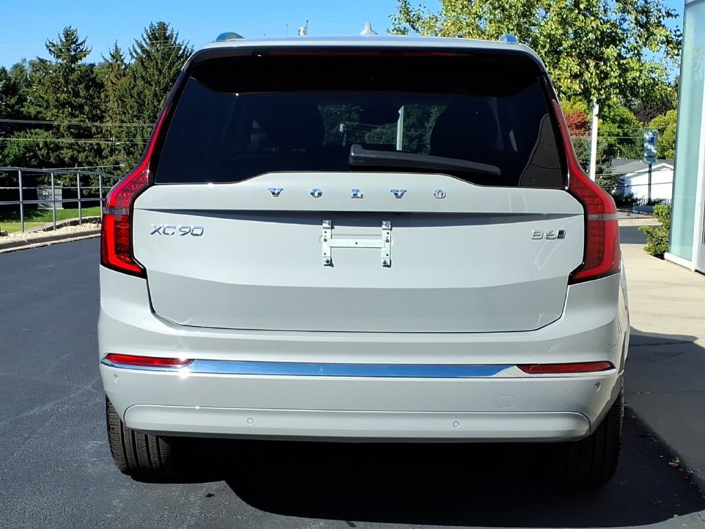Certified 2026 Volvo XC90 B6 Ultra AWD/4WD image 4