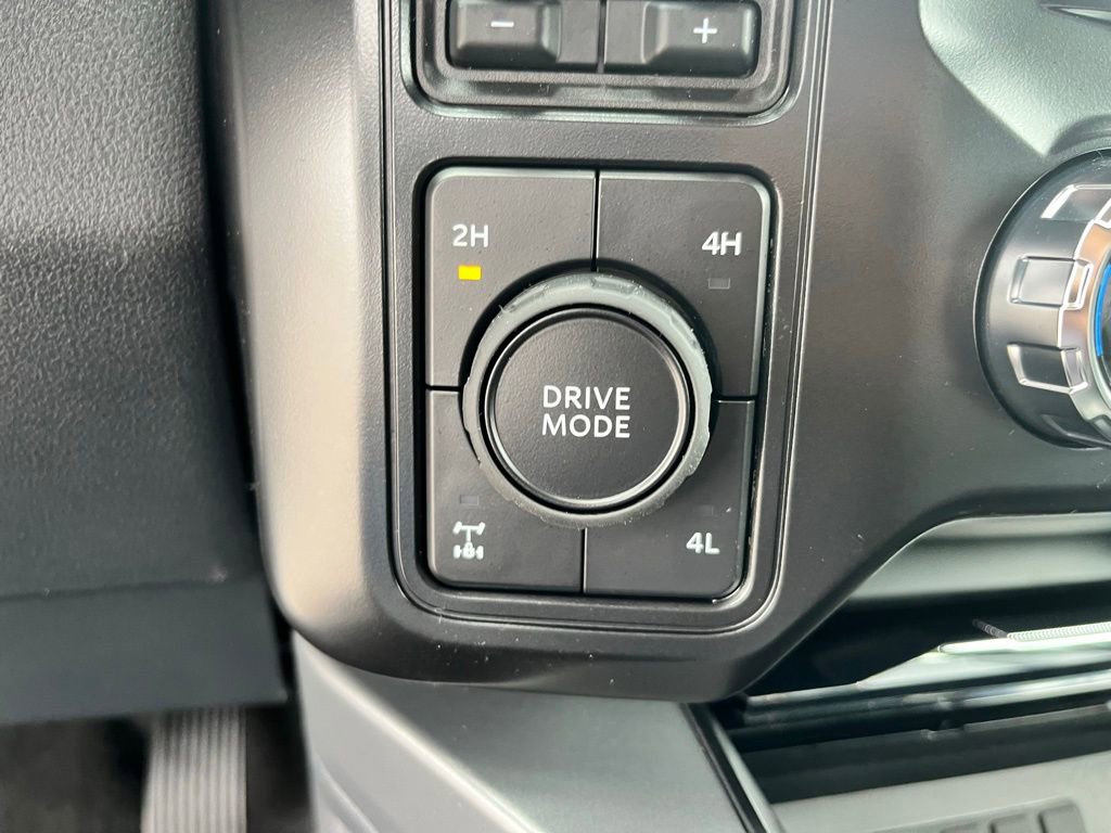 New 2026 Ford F250 Lariat w/ Chrome Package image 18