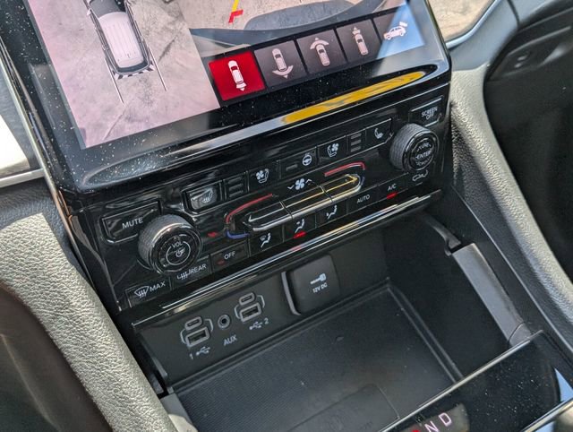 Used 2024 Jeep Grand Cherokee L Limited w/ Luxury Tech Group II RWD image 22