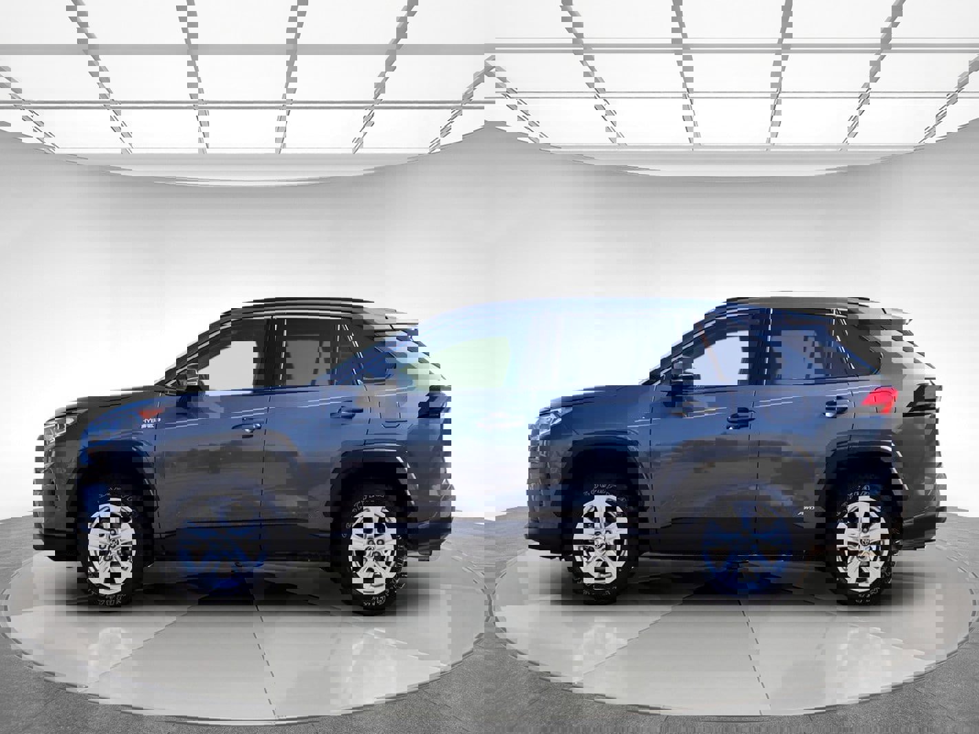 Used 2019 Toyota RAV4 XLE w/ Convenience Package AWD/4WD image 5