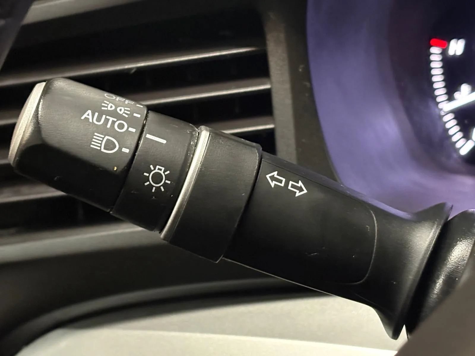 Used 2017 Acura ILX FWD image 36