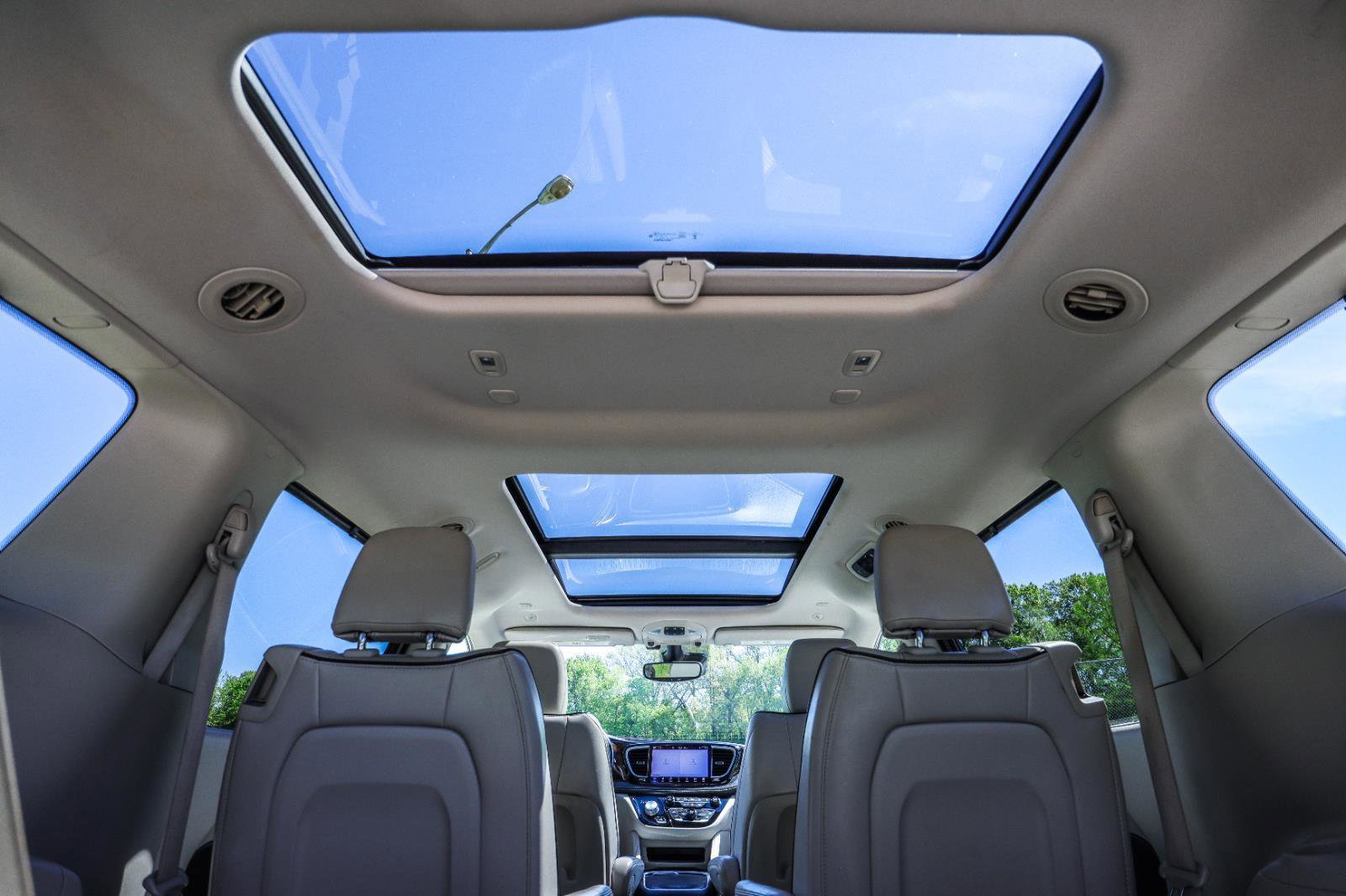 Used 2021 Chrysler Pacifica Limited w/ Premium & Safety Sphere Group AWD/4WD image 6