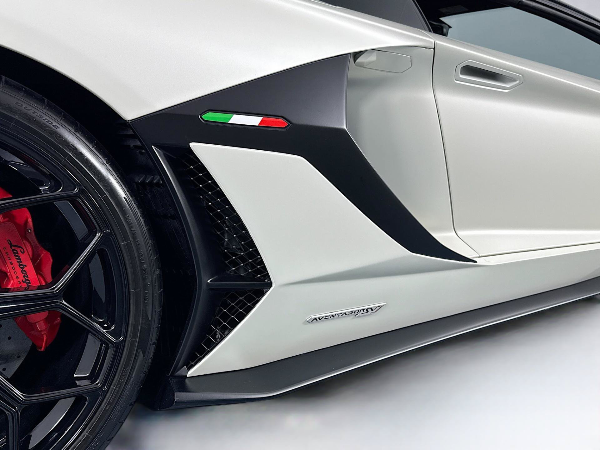 Used 2020 Lamborghini Aventador SVJ AWD/4WD image 63