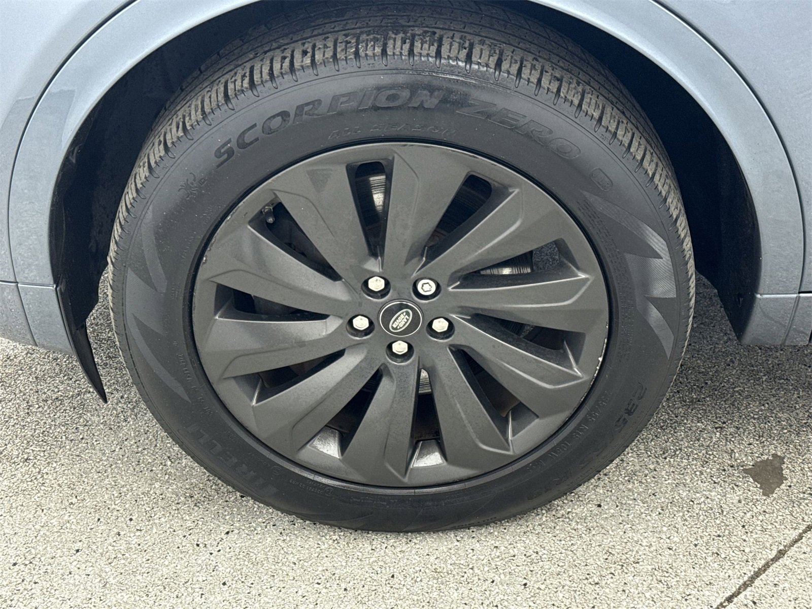 Used 2020 Land Rover Discovery Sport SE R-Dynamic image 40