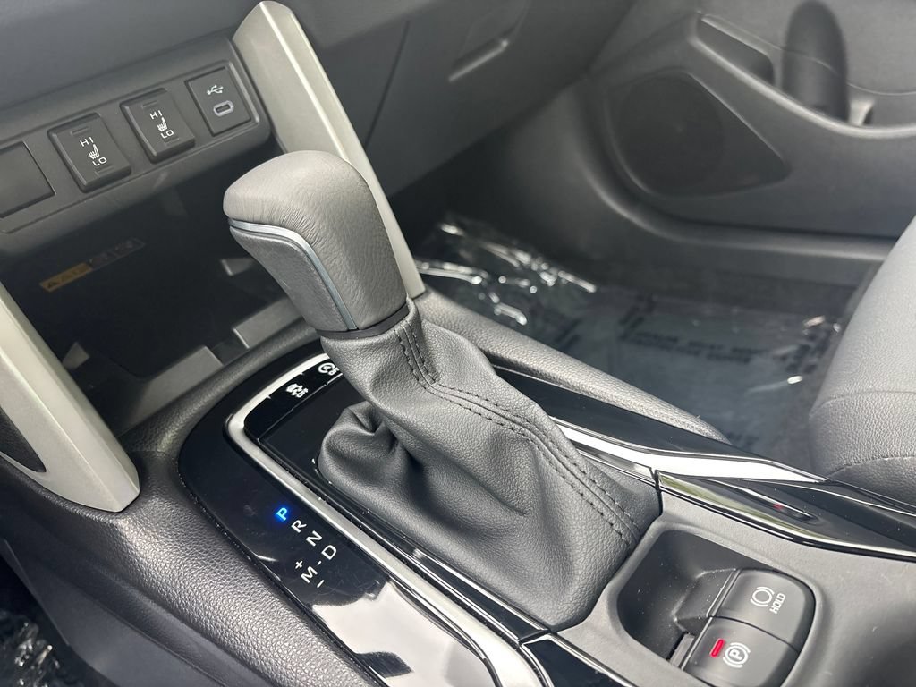 Used 2025 Toyota Corolla Cross XLE FWD image 24